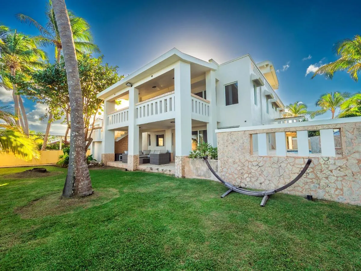 Newly Renovated 8 Bedroom Ocean Front Villa With Pool Rio Grande 0*,  Puerto Rico