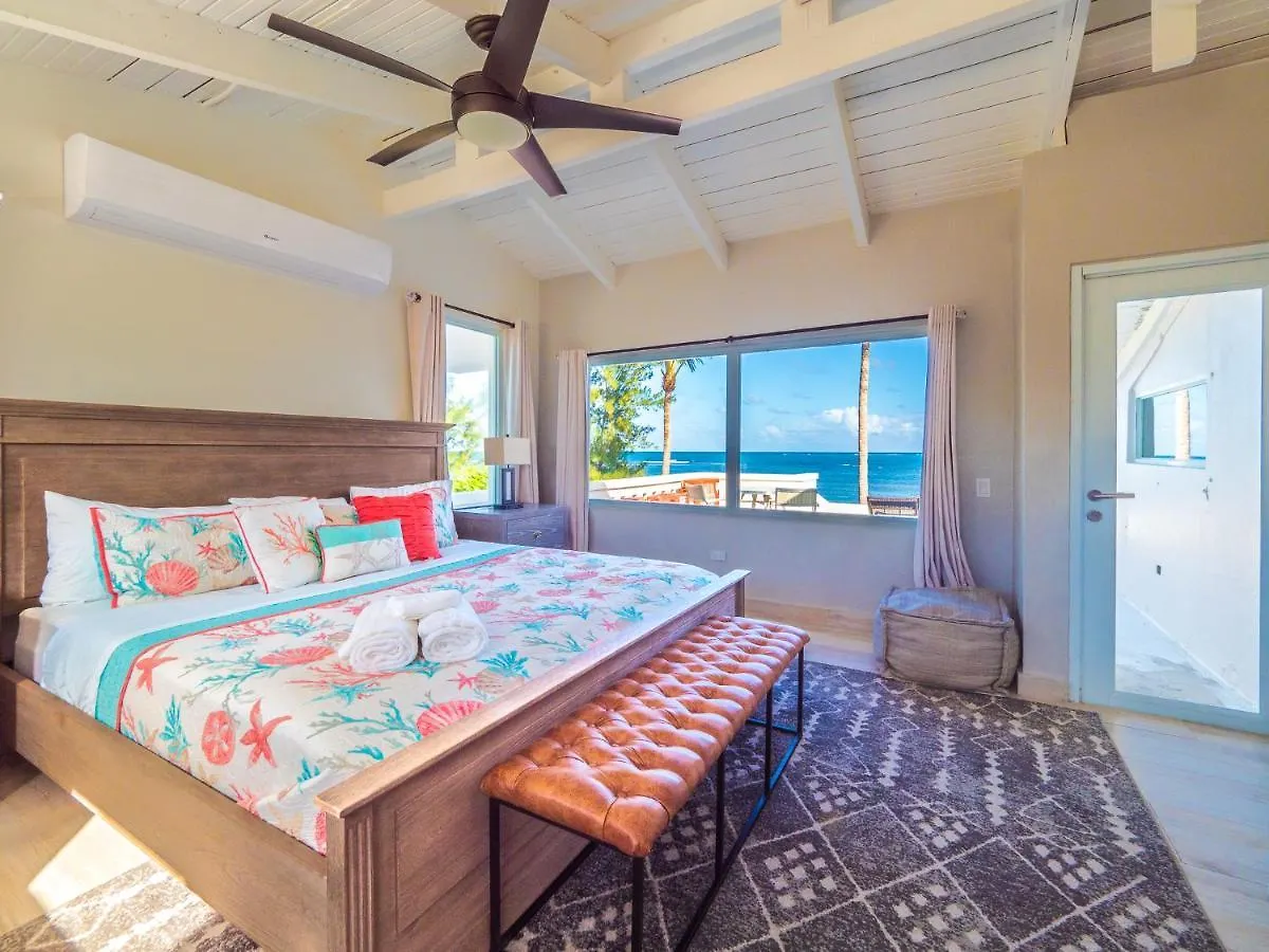 Newly Renovated 8 Bedroom Ocean Front Villa With Pool 리오그란데
