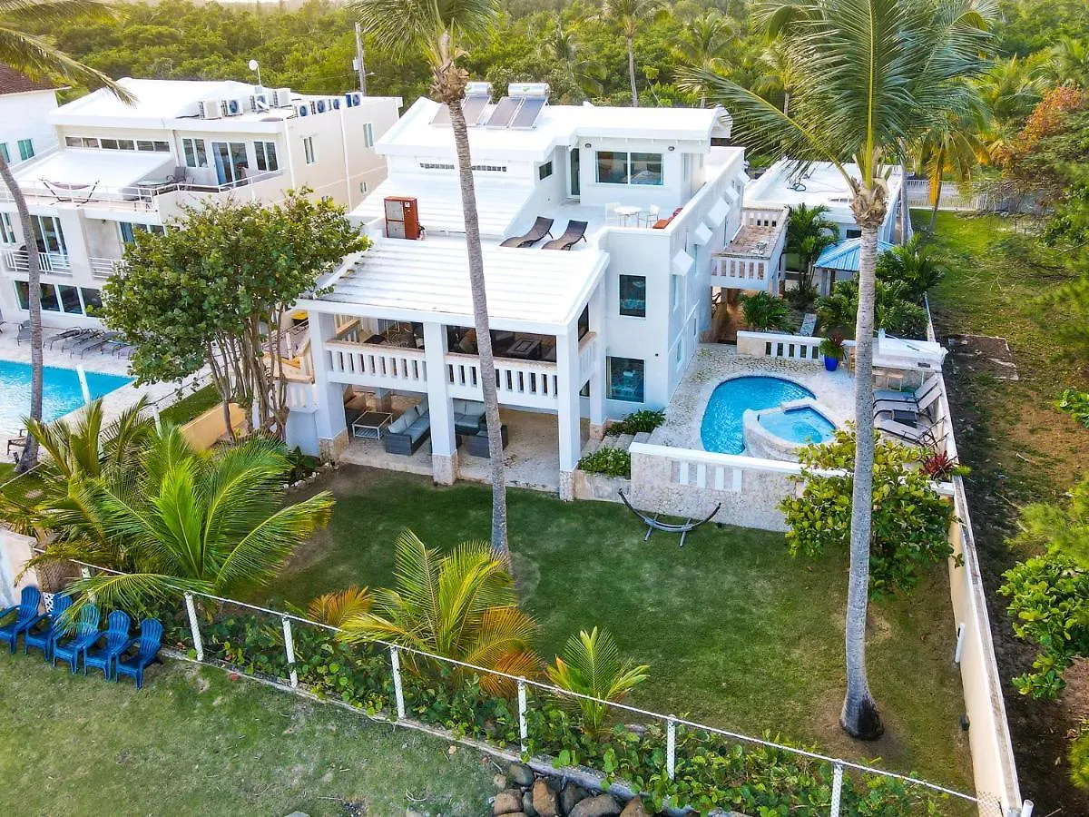 Newly Renovated 8 Bedroom Ocean Front Villa With Pool 리오그란데 푸에르토리코